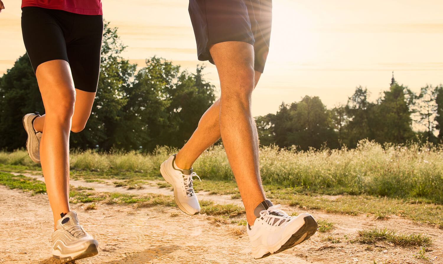 Wat is er aan de hand bij klachten aan de zijkant van de knie (lopersknie)?